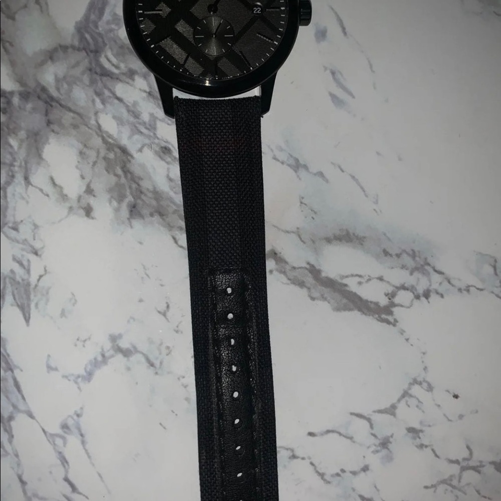 Burberry watch - Picture 3 of 7